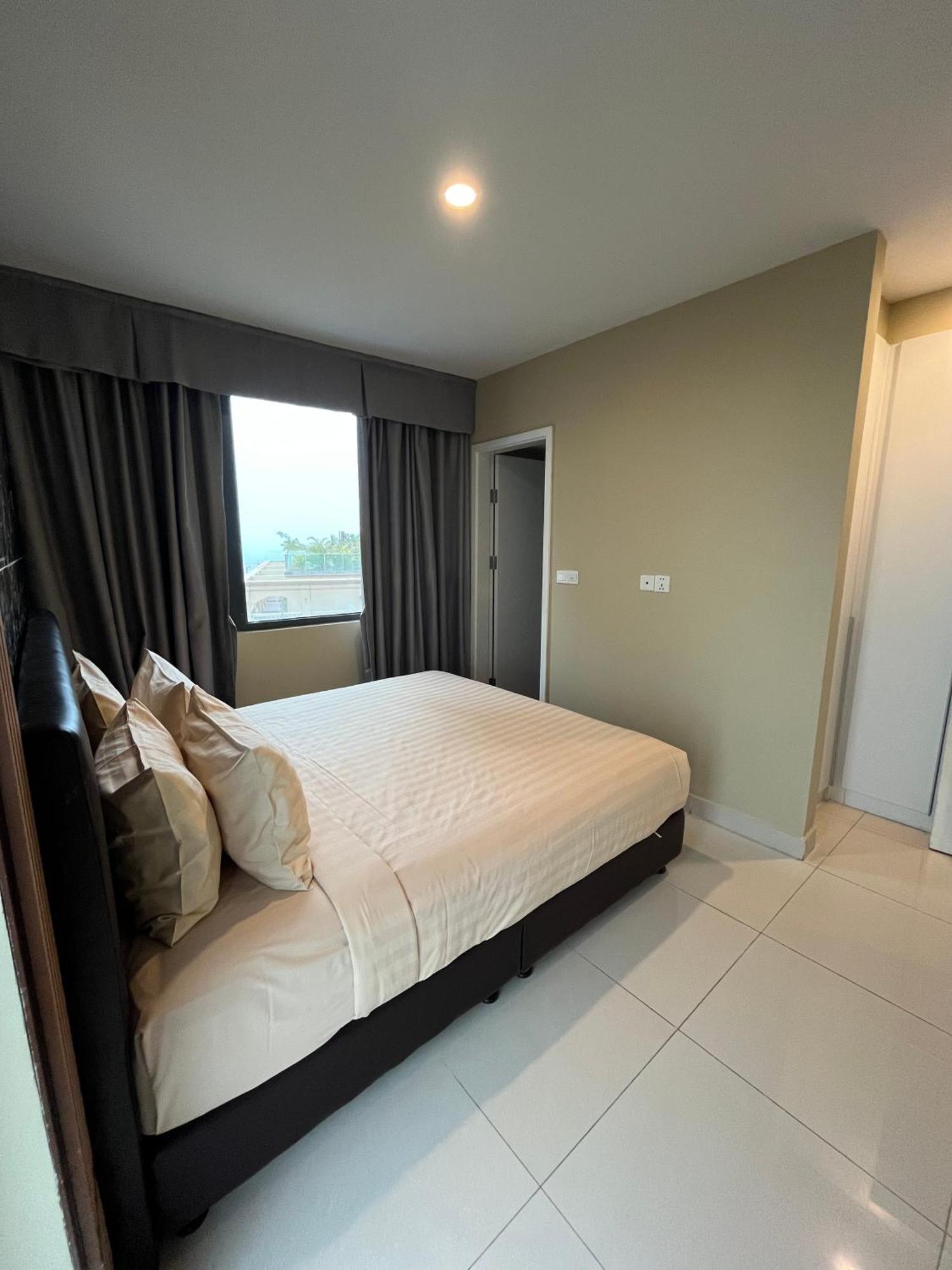 Hotel The Bridge Club Phnom Penh Exterior foto