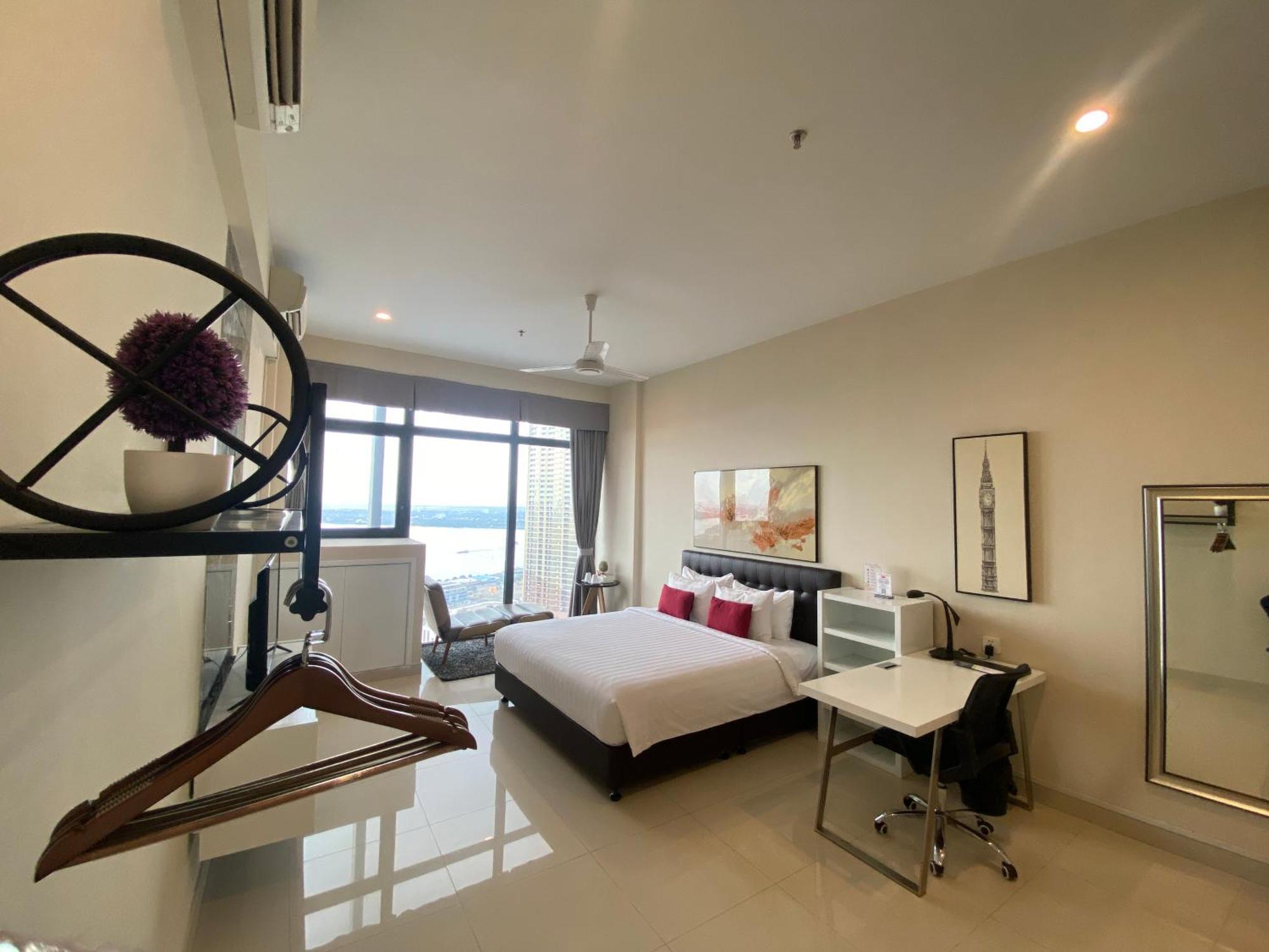 Hotel The Bridge Club Phnom Penh Exterior foto