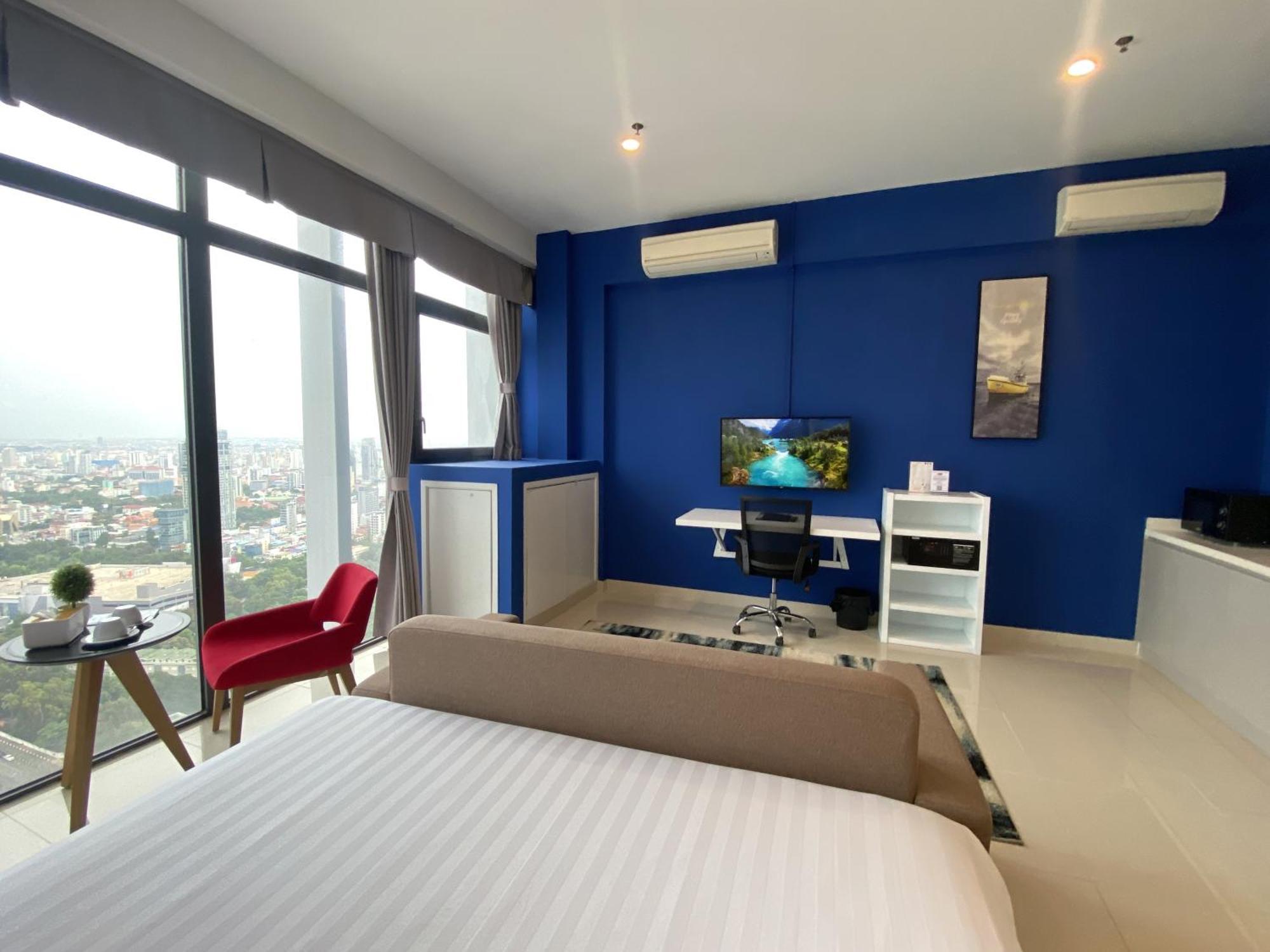 Hotel The Bridge Club Phnom Penh Exterior foto